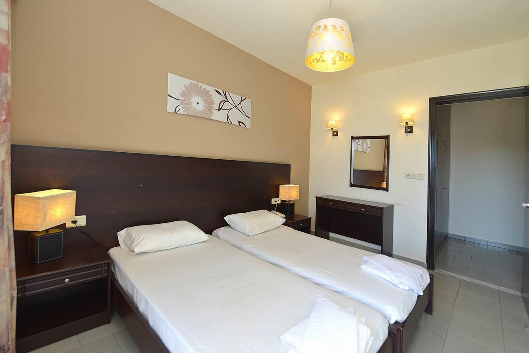 Ialysos City Hotel ภายนอก รูปภาพ