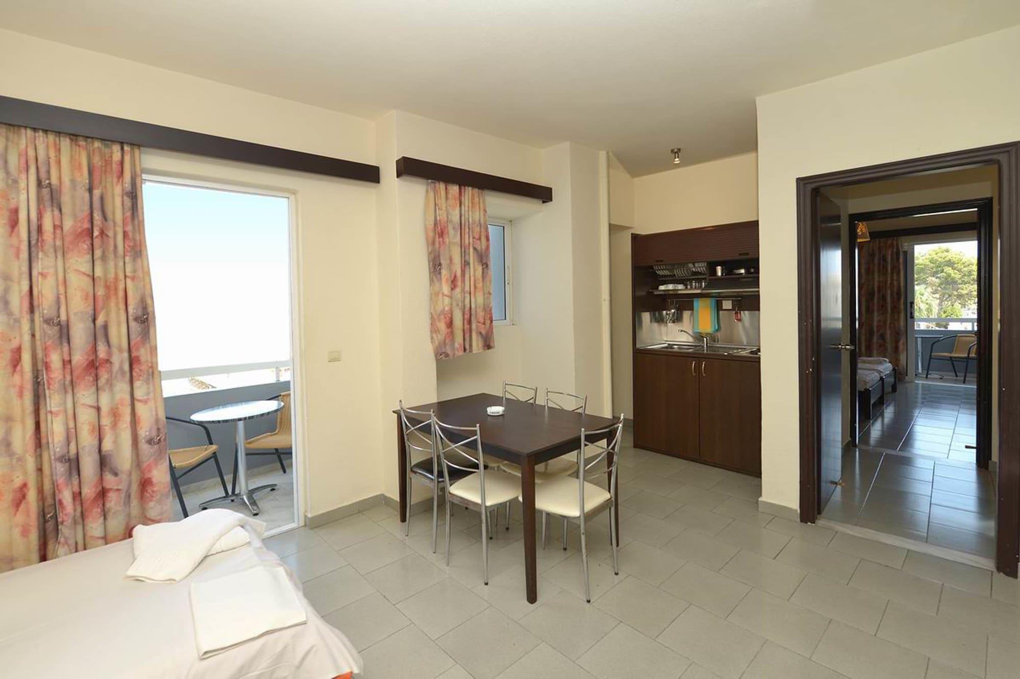 Ialysos City Hotel ภายนอก รูปภาพ