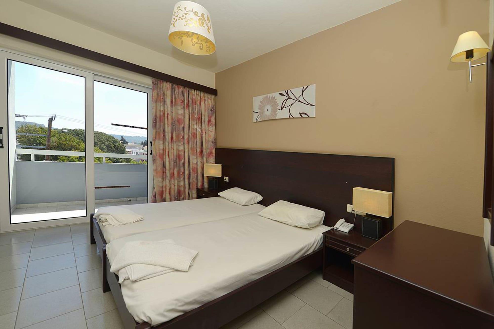 Ialysos City Hotel ภายนอก รูปภาพ