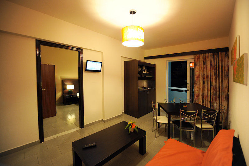 Ialysos City Hotel ภายนอก รูปภาพ