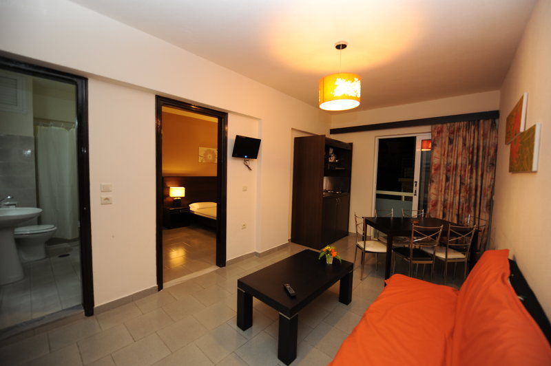 Ialysos City Hotel ภายนอก รูปภาพ