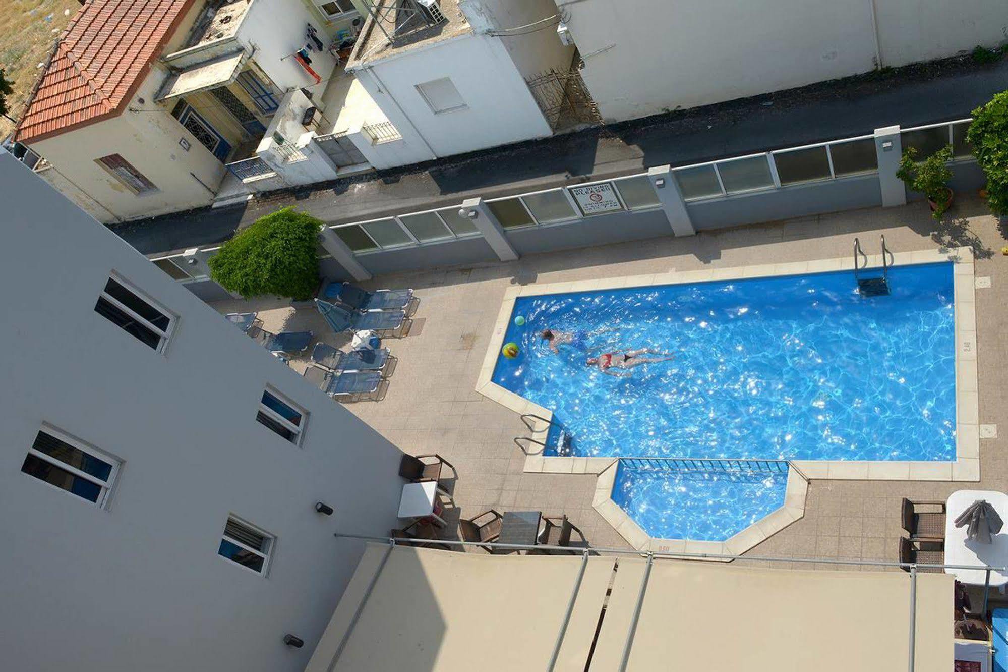 Ialysos City Hotel ภายนอก รูปภาพ